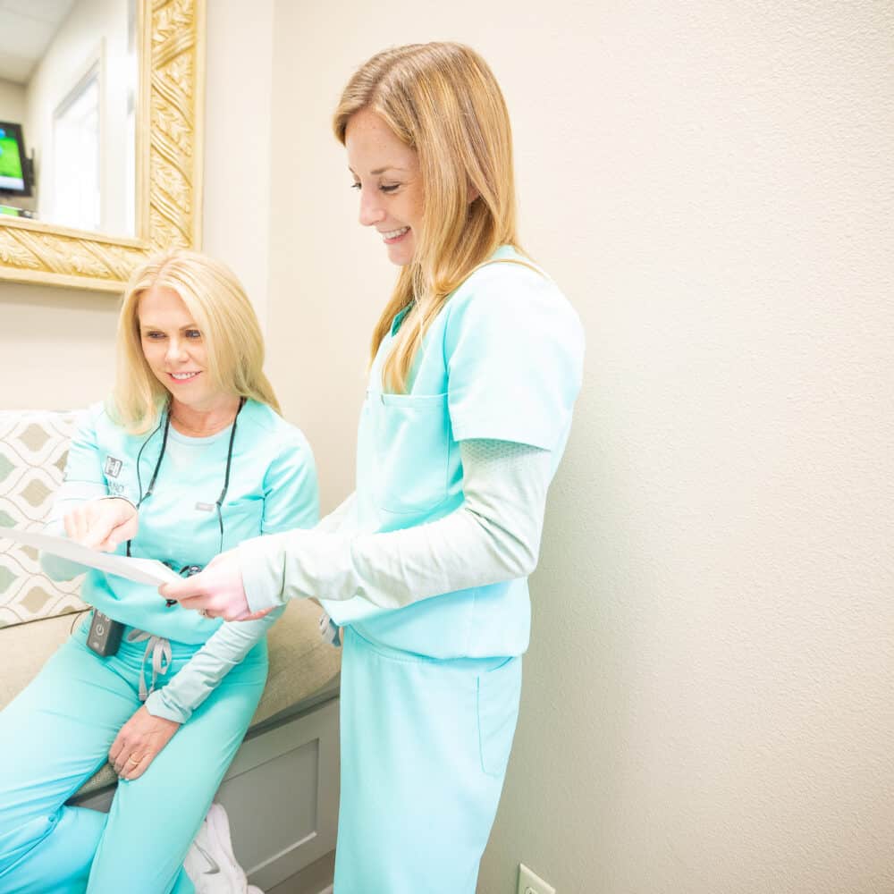 Doctor candids Reuland Barnhart Orthodontics Tyler TX 2021 104 1000x1000 - Meet Dr. Barnhart